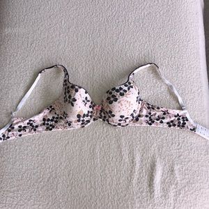 Victoria’s Secret bra